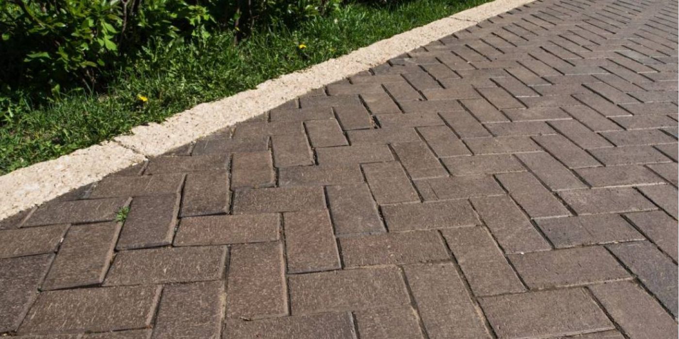 Pet-Safe-Cleaning-Methods-for-Paver-Patios-1024x660